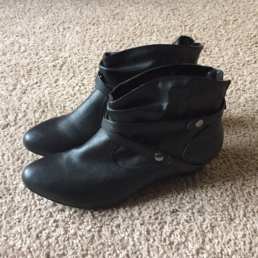 Diba size 7.5 lightly used booties